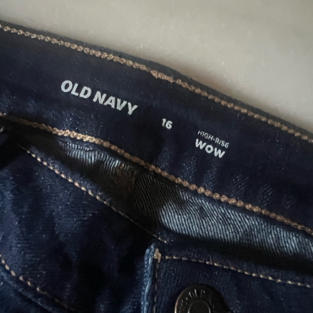 🌟Old Navy Dark Blue Denim Shorts - Picture 3 of 4